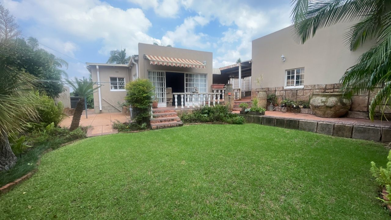 For Sale House In Wonderboom South With Flatlet Pool And Spacious