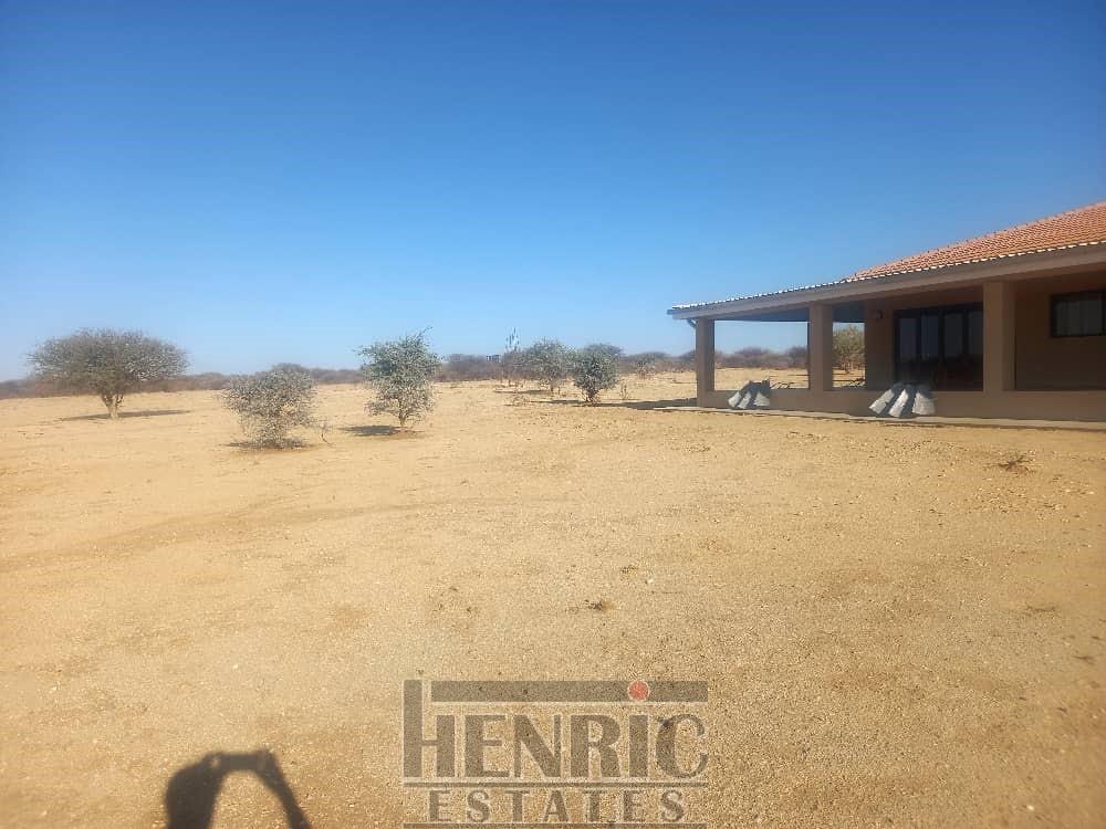 Omaruru Central Farmhouse For Sale Wildlife Estate, 3 Bedrooms, Solar