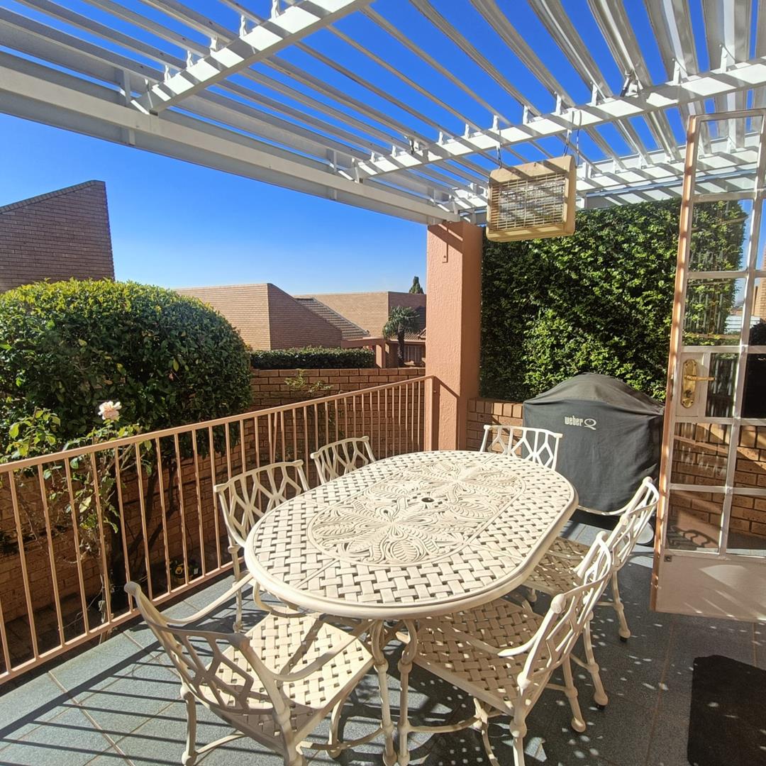 This Complex Is In a Sought After Area.