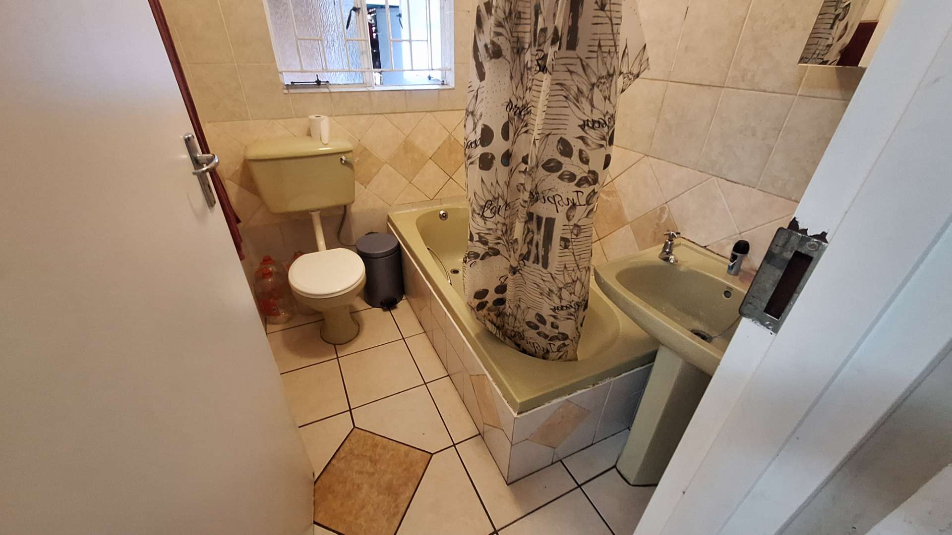 property-image