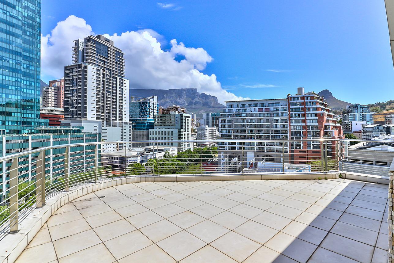 3 Bedroom Apartment For Sale in De Waterkant, 2 Hospital Street