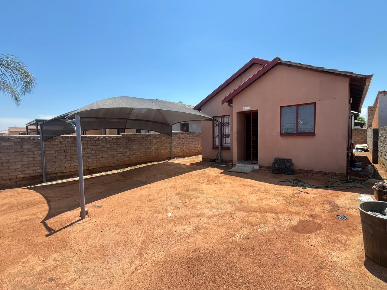 Charming 2Bed House in Soshanguve Ext Secure, Near Amenities, Ideal
