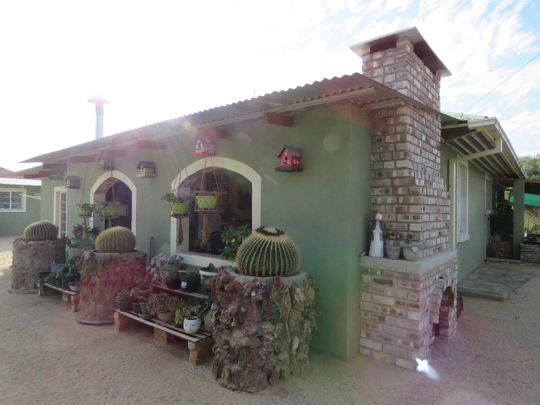 Rare Find Spacious 3Bedroom House for Sale in Uis Central 2150609