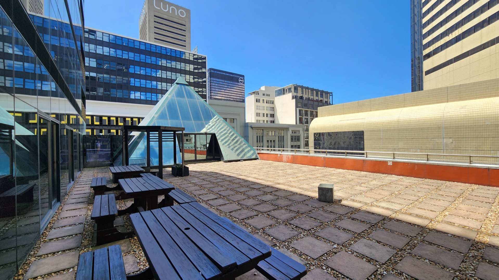 1,017m² Office in Cape Town City Centre To Rent R173,010/month 2329084