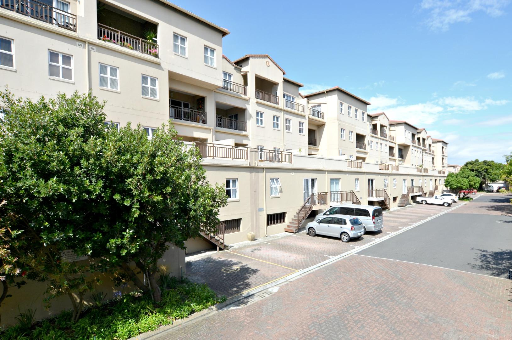 Royal Ascot Apartment For Sale in Royal Ascot, Milnerton for sale in