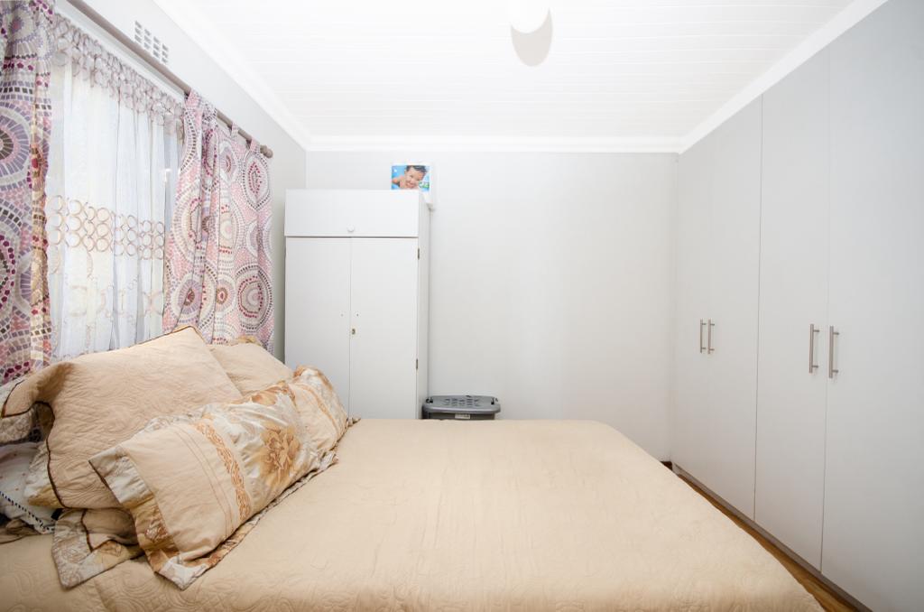 3 Bedroom House in Hagley, Kuils River For Sale for R 1,600,000 2204621