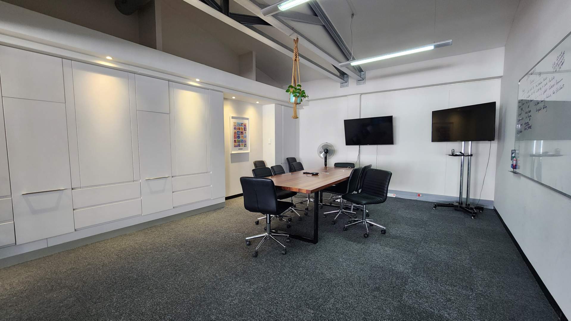 415m² Office in Green Point To Rent R78,850/month 2326613