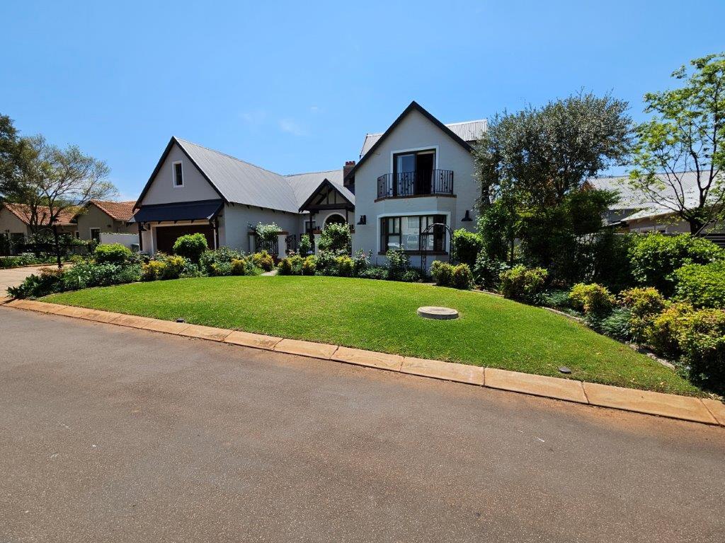 Farmstyle House For Sale in The Coves NorthFacing Views & Luxurious