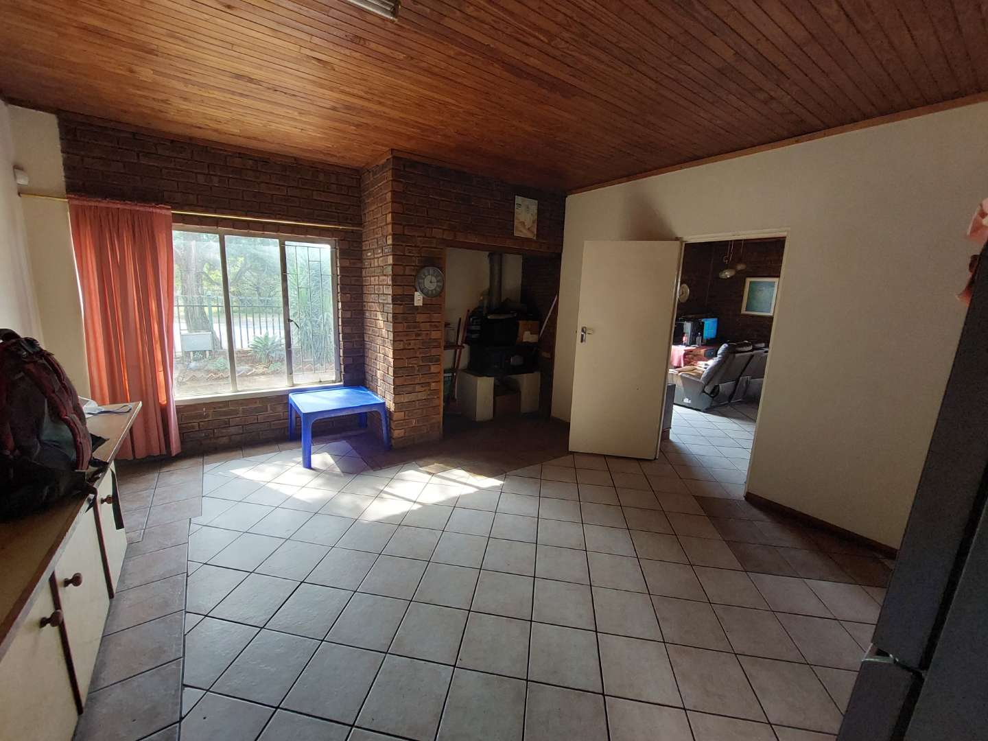 4 Bedroom House in Claremont, Pretoria For Sale for R 1,370,000 2192602