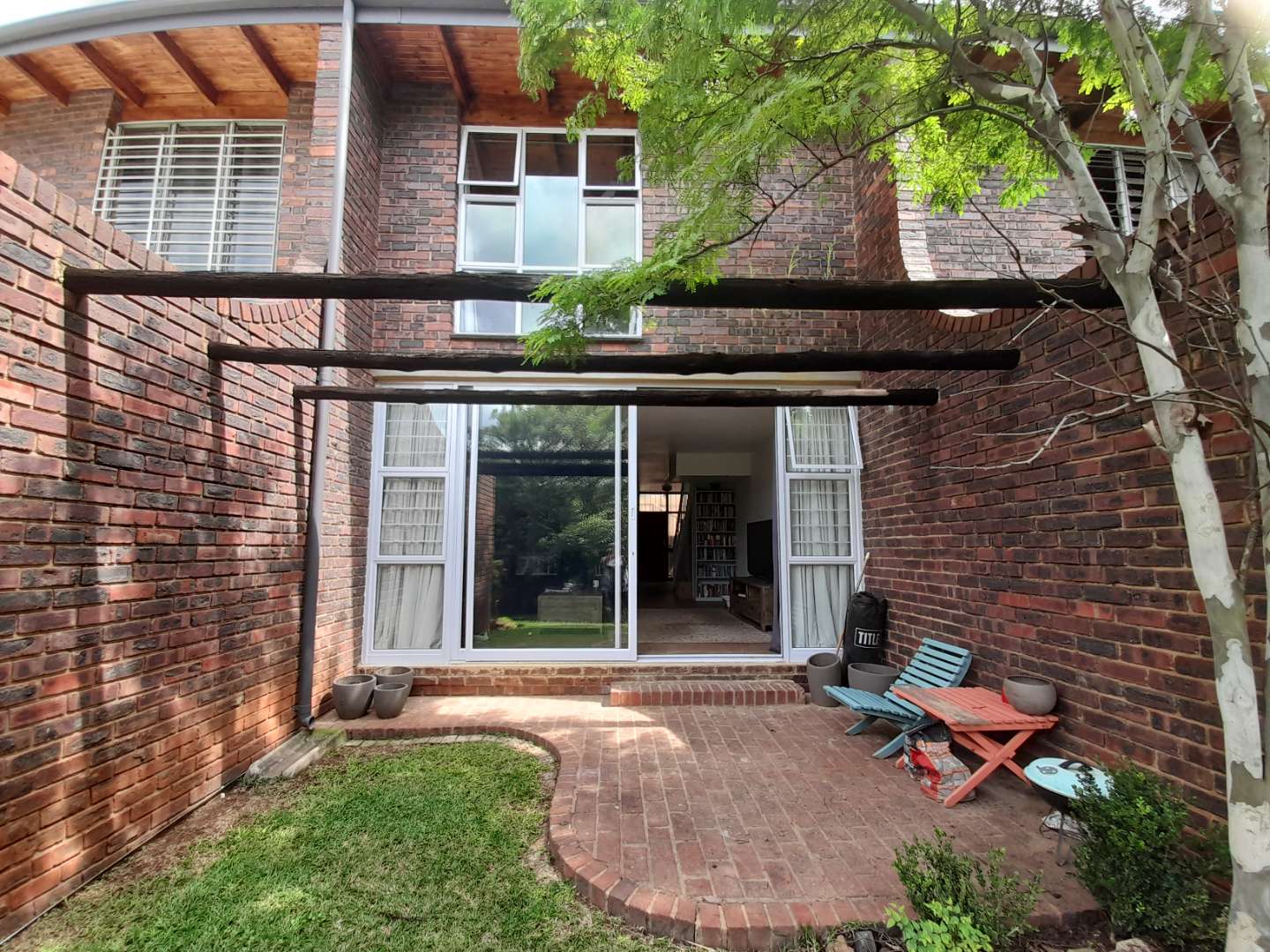 2 Bed 1.5 Bath Duplex in Estantia