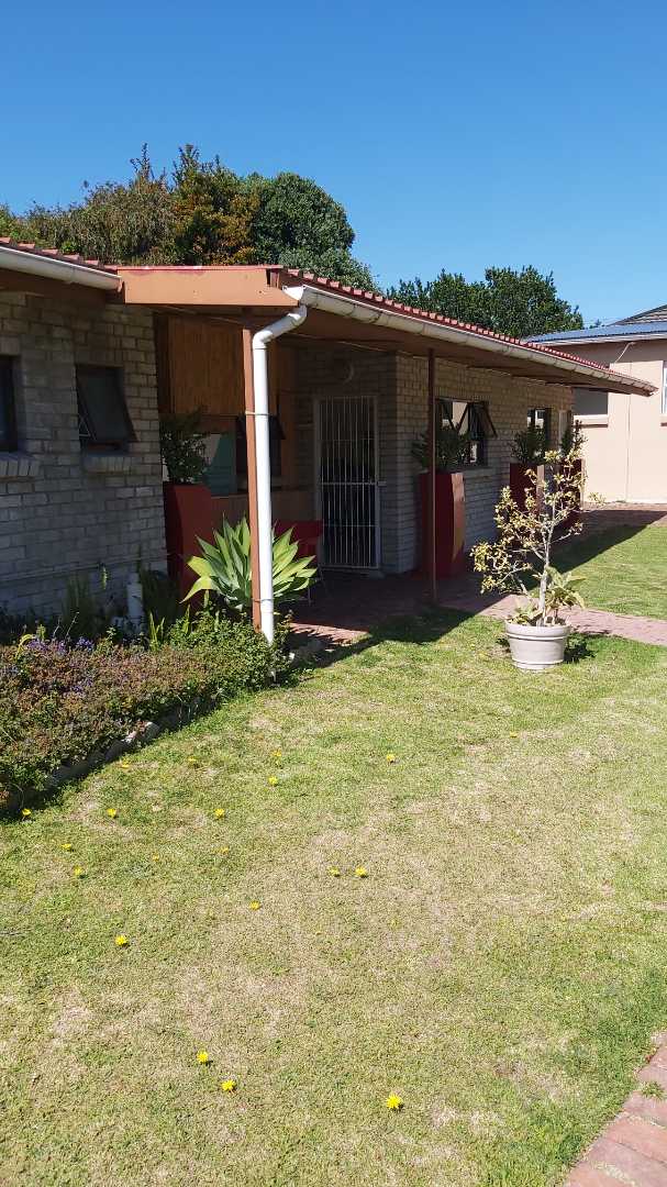 Spacious Business Facility To Rent in Newton Park with Great Features