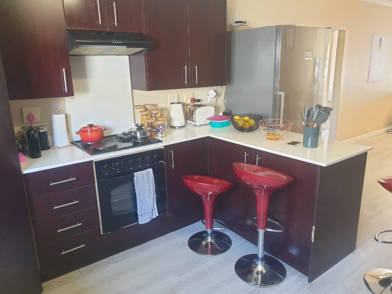 Sunninghill Apartment To Rent 2 bed, 2 bath, pool, security, near