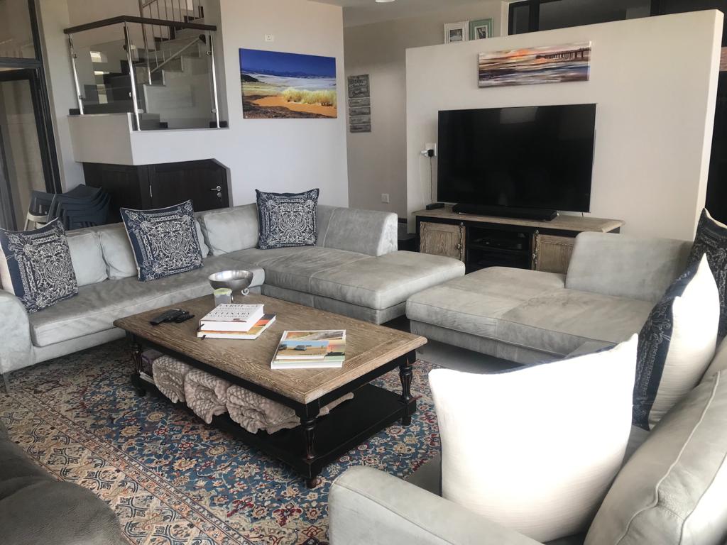 Lounge/TV  room
