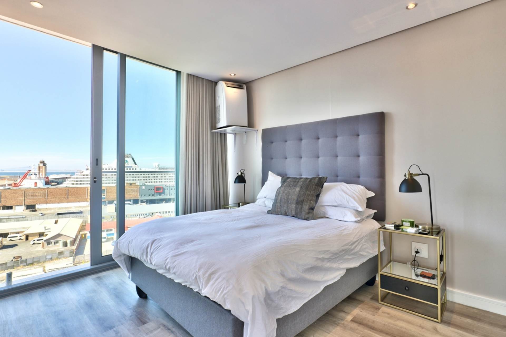 Foreshore Apartment For Sale in FORESHORE, CAPE TOWN for sale in