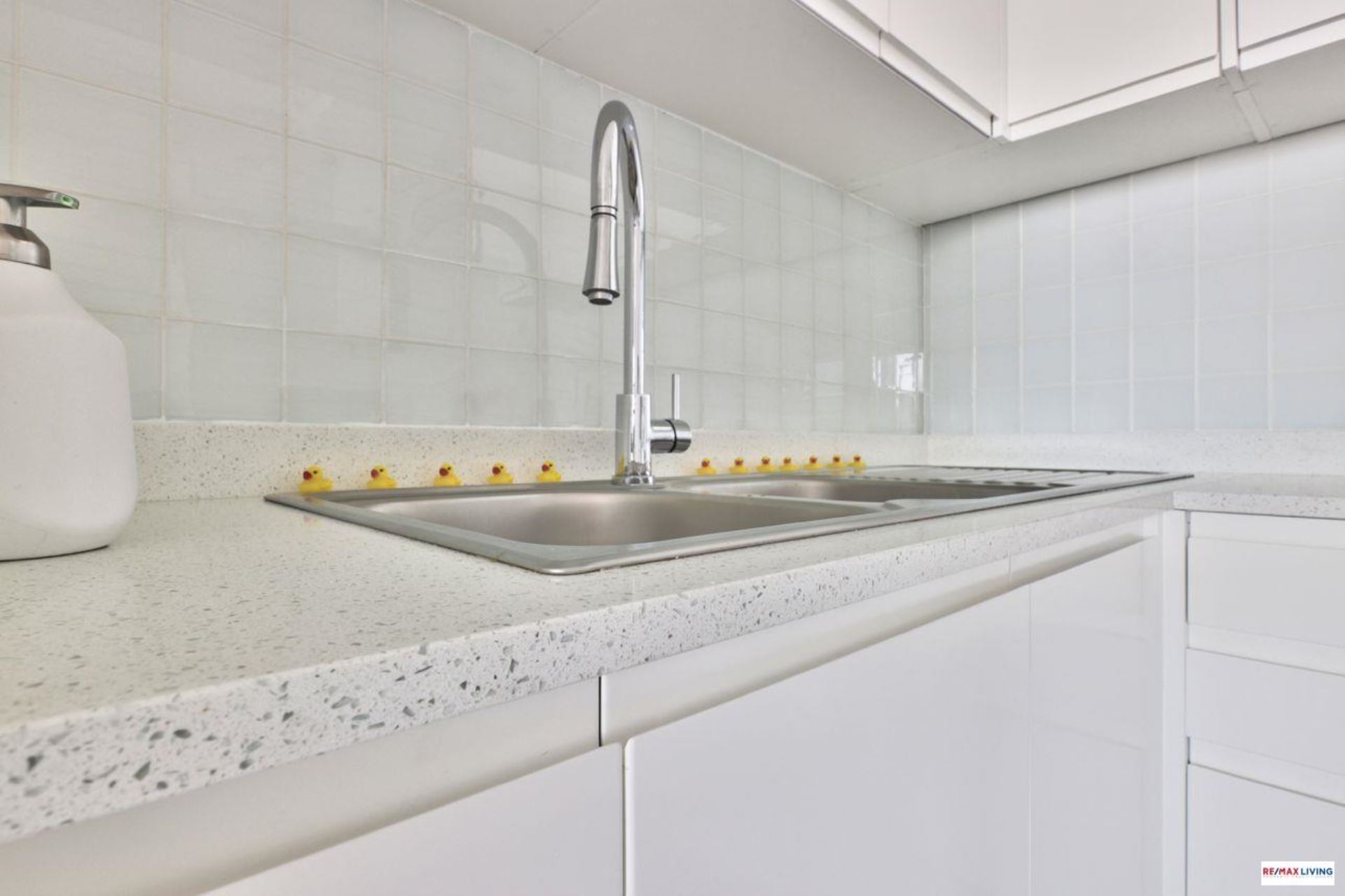 Sea Point Apartment For Sale in Sea Point, Cape Town was listed for