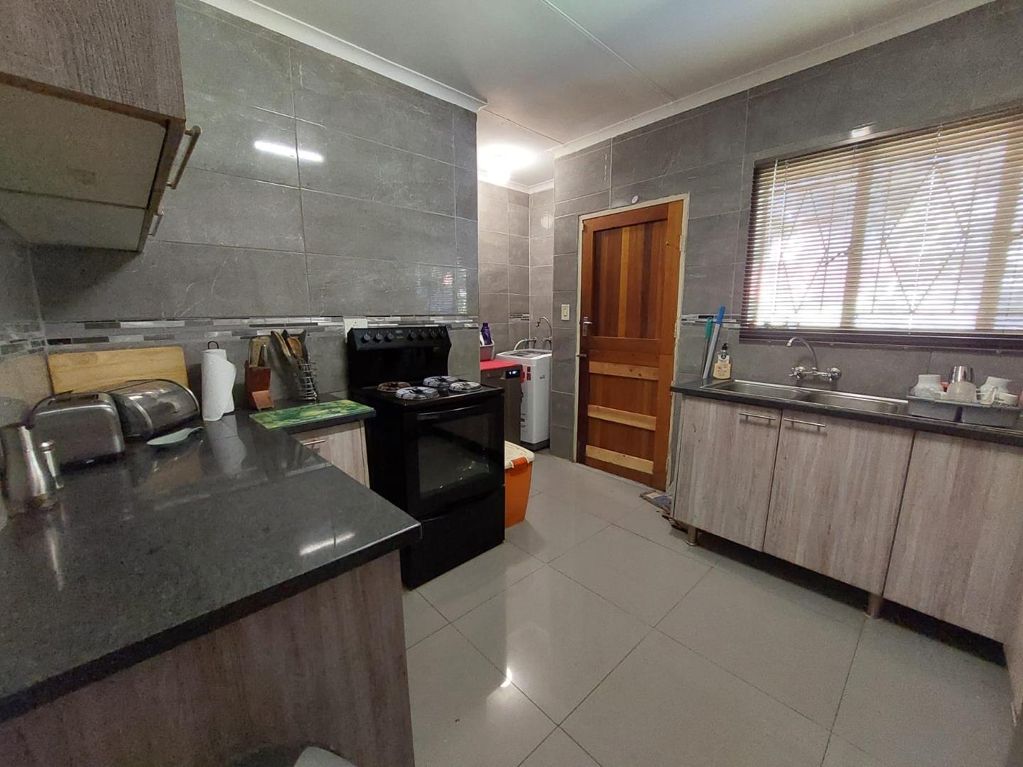 3 Bedroom House in West Acres, Nelspruit For Sale for R 1,600,000 2237773