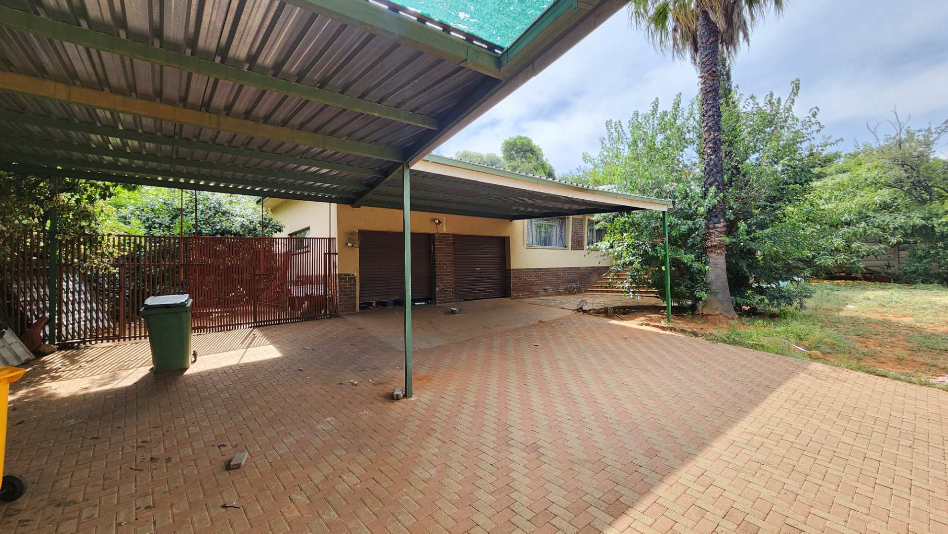 4 Bedroom House For Sale in Generaal De Wet 2093654 MyProperty