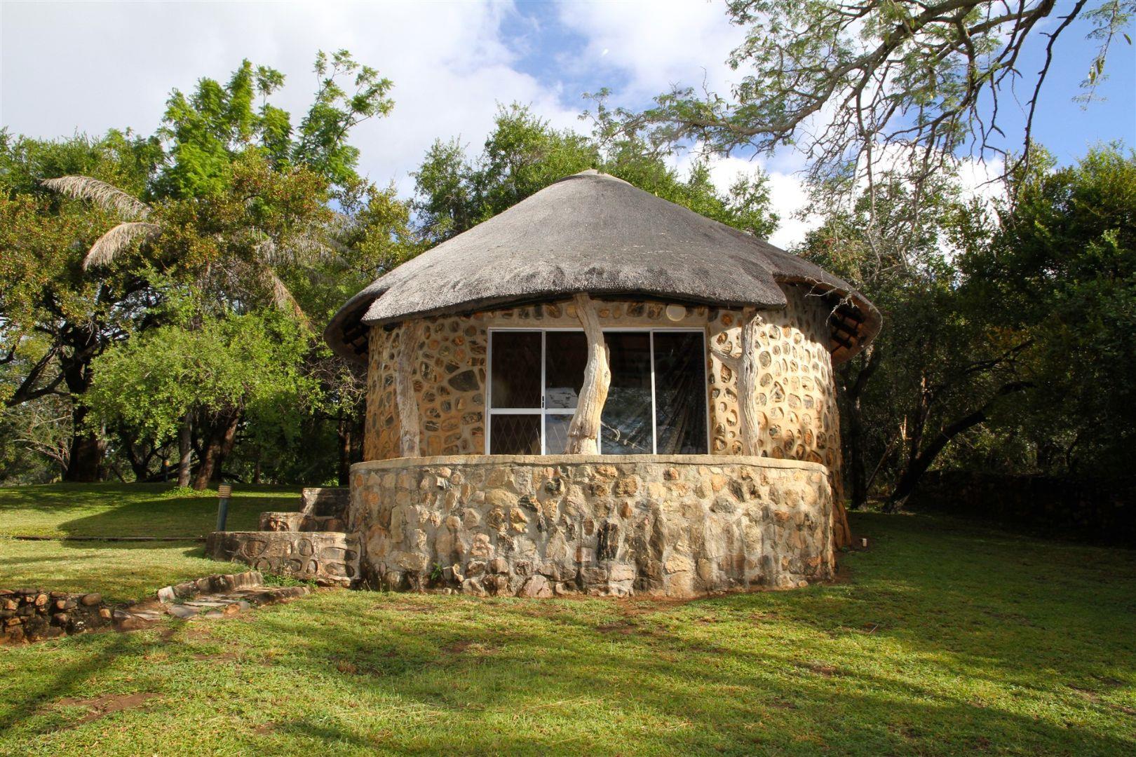 8 Bedroom House in Ndlovumzi Nature Reserve For Sale R5,200,000 2151582