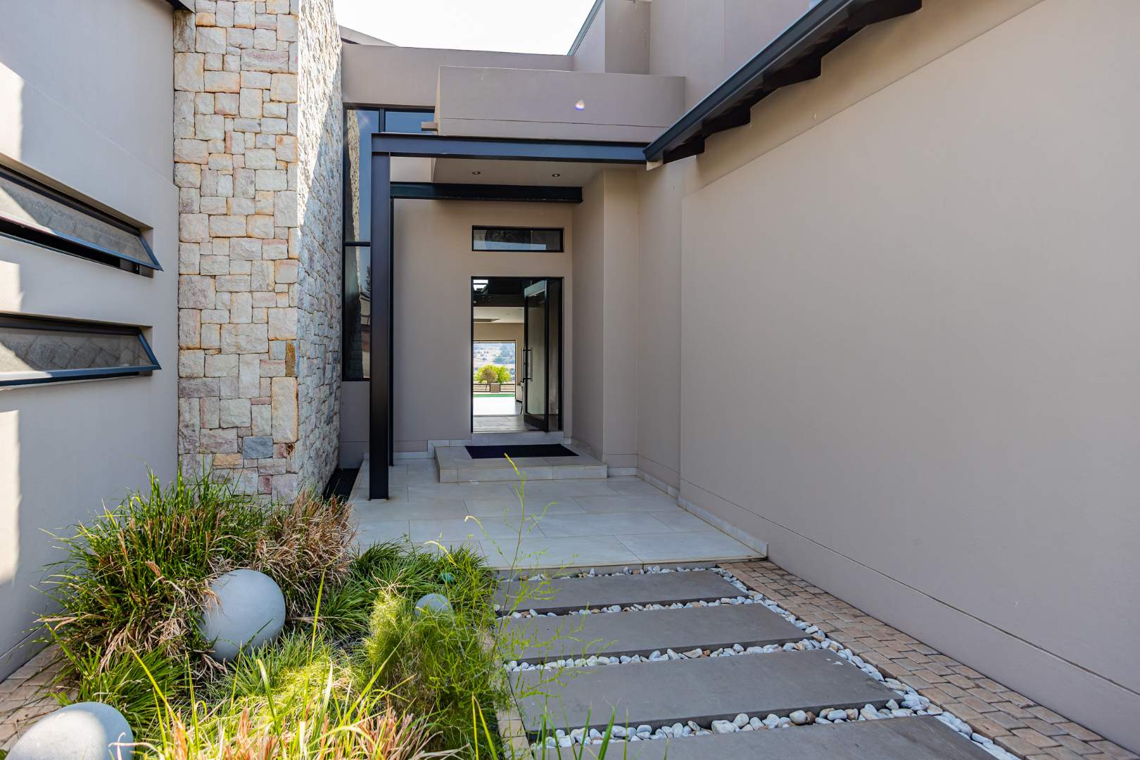 Luxurious House For Sale at Copperleaf Golf & Country Estate 1895283