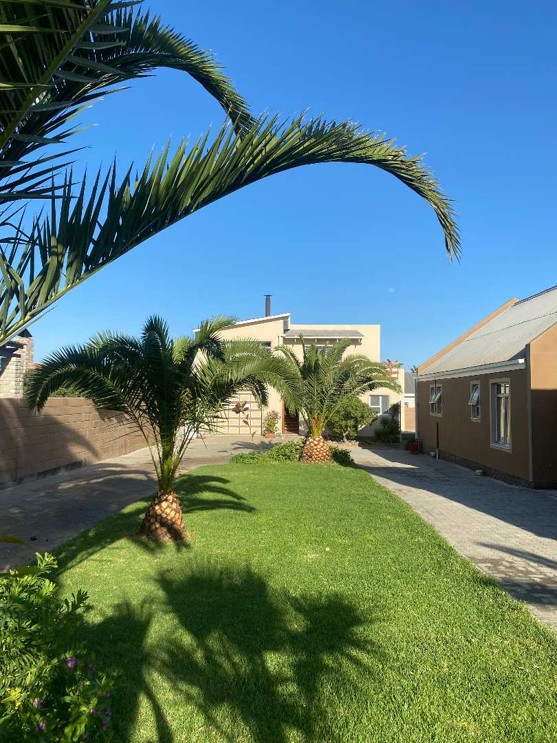 Ocean View House For Sale 3Bed, Garden, DoubleStory Flat, Sea Views