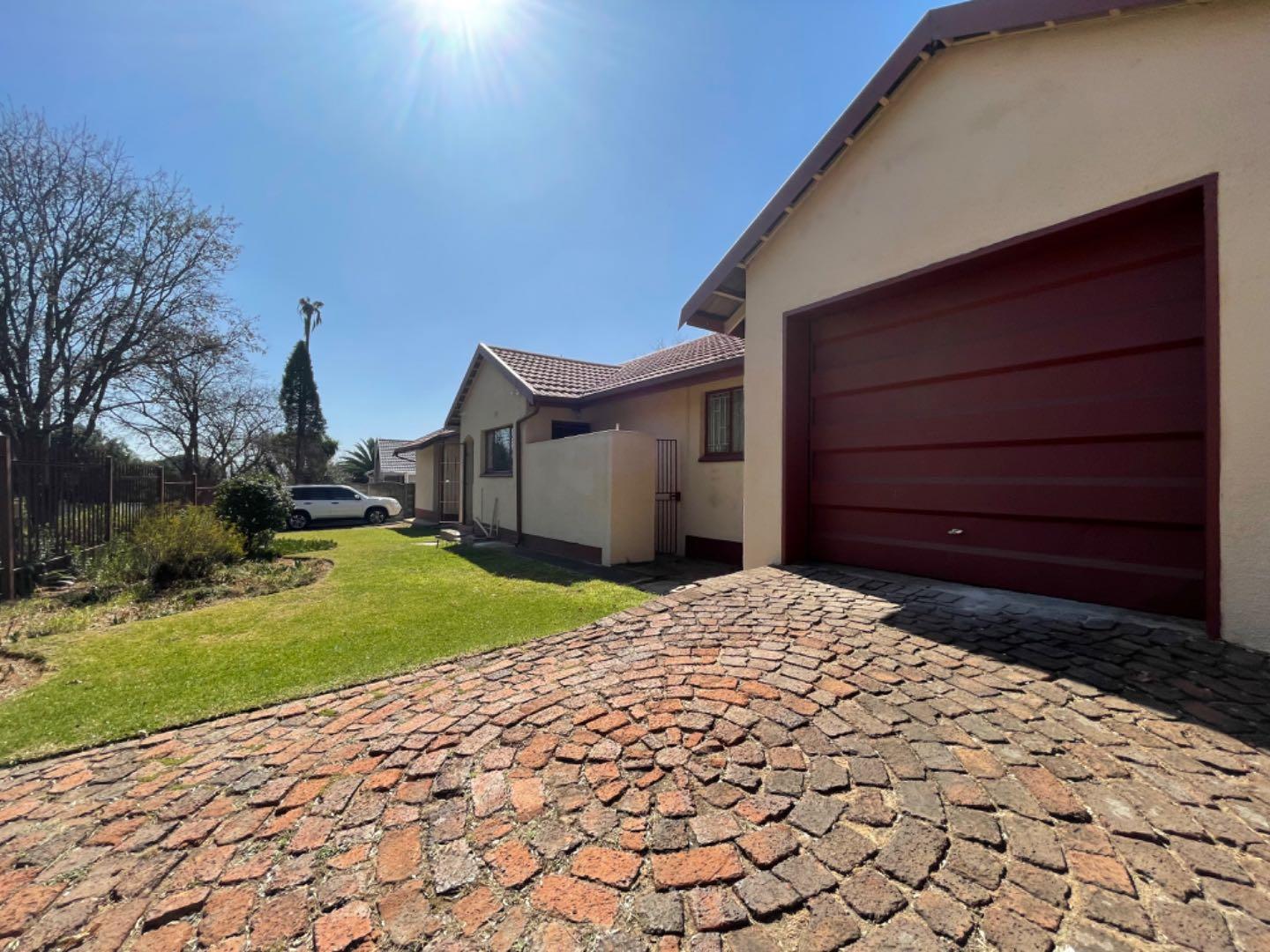 Birch Acres House For Sale in Birch Acres, Kempton Park was listed