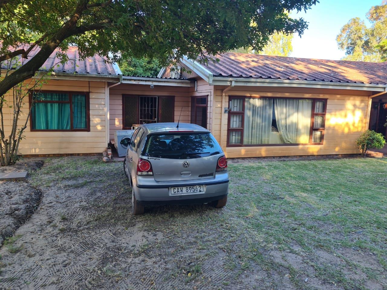 Charming Small Holding For Sale in Joostenbergvlakte with Multiple