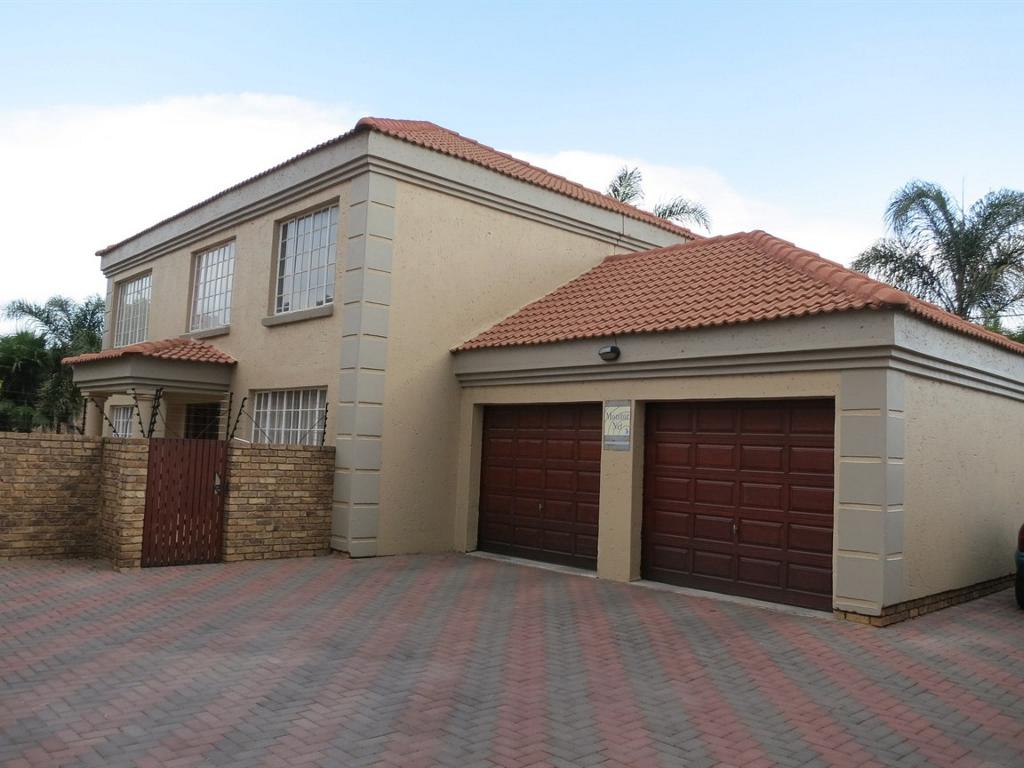 Lyttelton Manor House For Sale in Lyttelton Manor, Centurion was