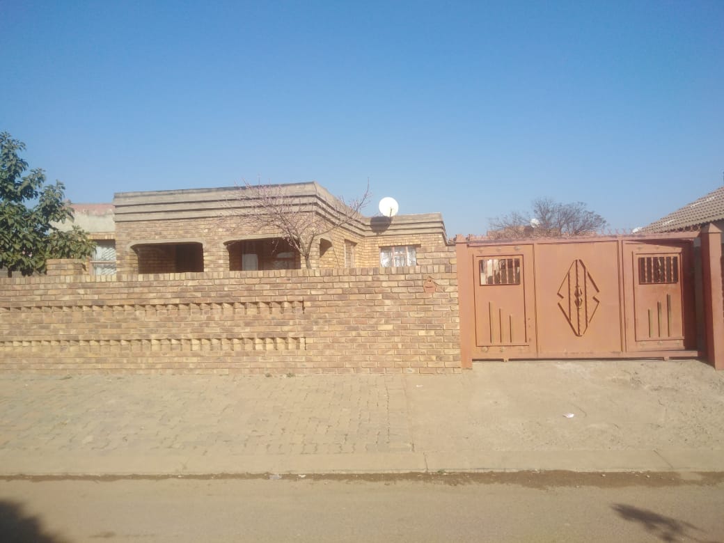 For Sale: 3-bedroom house in Mamelodi with outside rooms, near ...