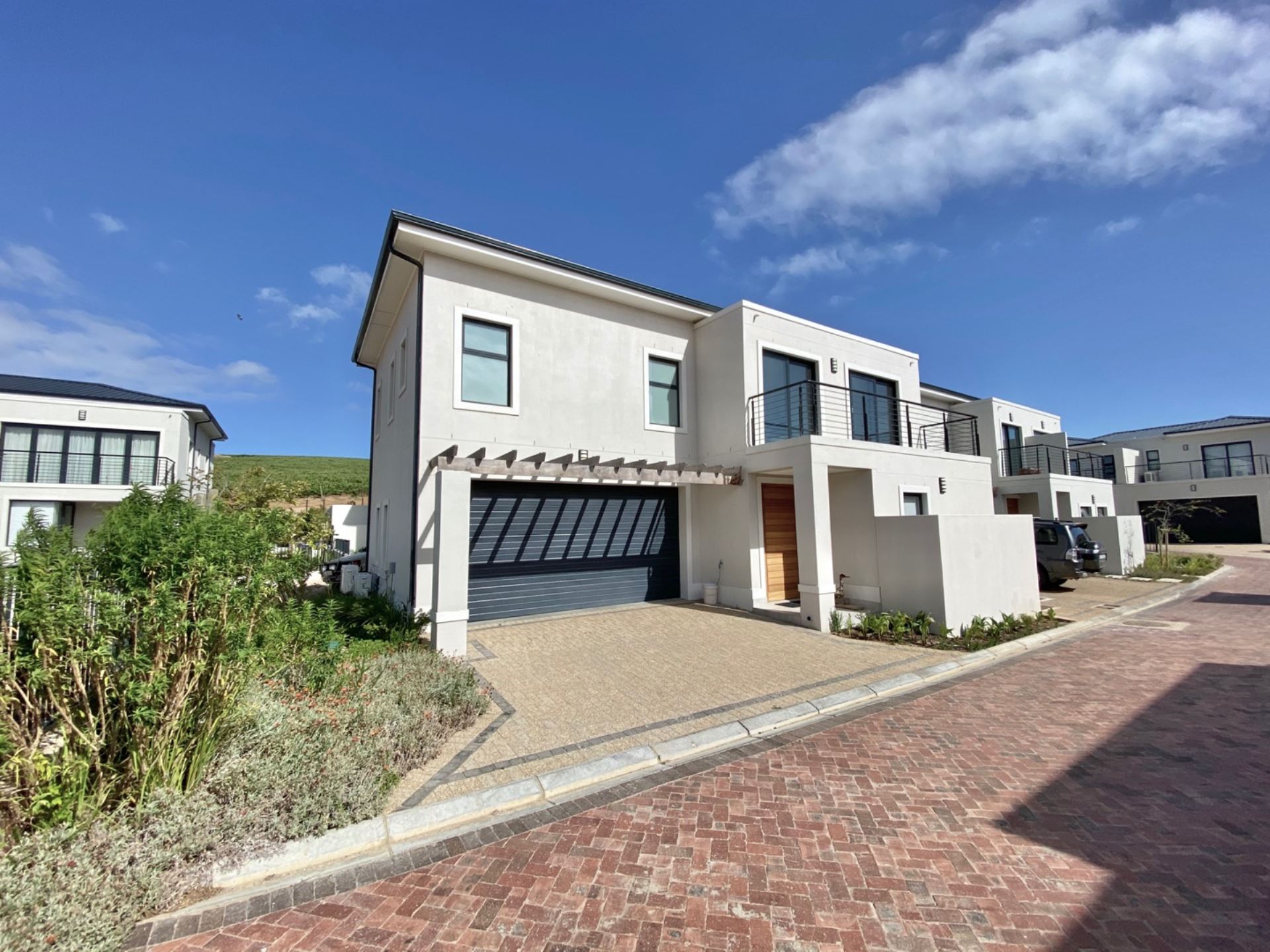 Stunning De Bron House For Sale 3 EnSuite Bedrooms, Open Plan Living