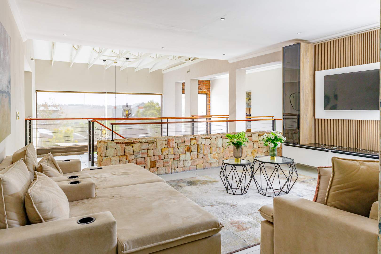 Stunning 4Bedroom House with Infinity Pool at Copperleaf Golf