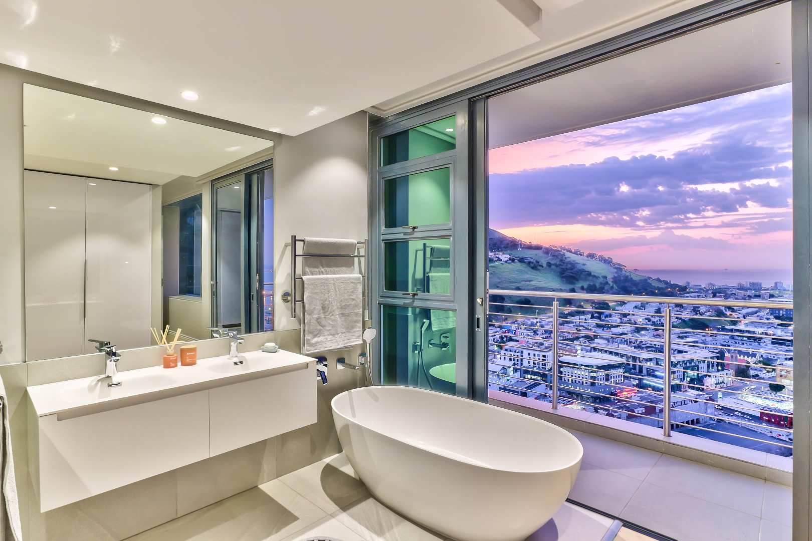 De Waterkant Penthouse For Sale in De Waterkant, Cape Town was listed