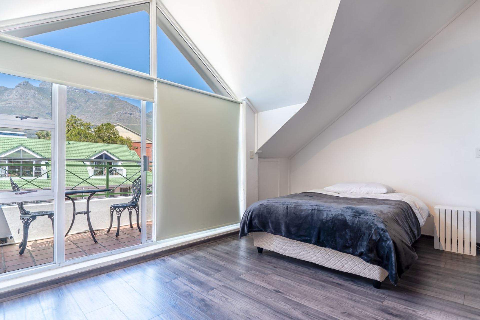 Gardens Apartment For Sale in GARDENS, CAPE TOWN was listed for R1