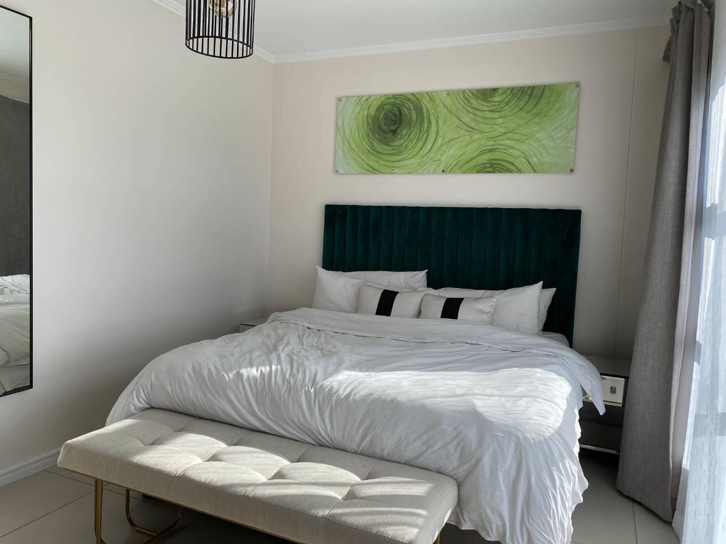 Sandown Apartment To Rent 2bed furnished unit with gym, pool, and