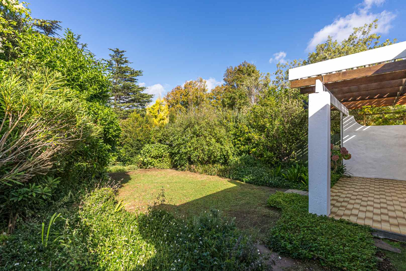 Constantia House For Sale in Constantia Upper, Cape Town was listed for R6,500,000.00 on 6 Jun