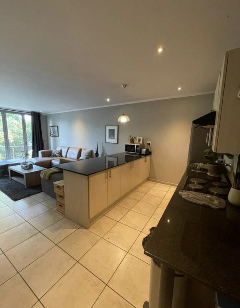 Exclusive Sandhurst apartment to rent with pool, 24hour security, and