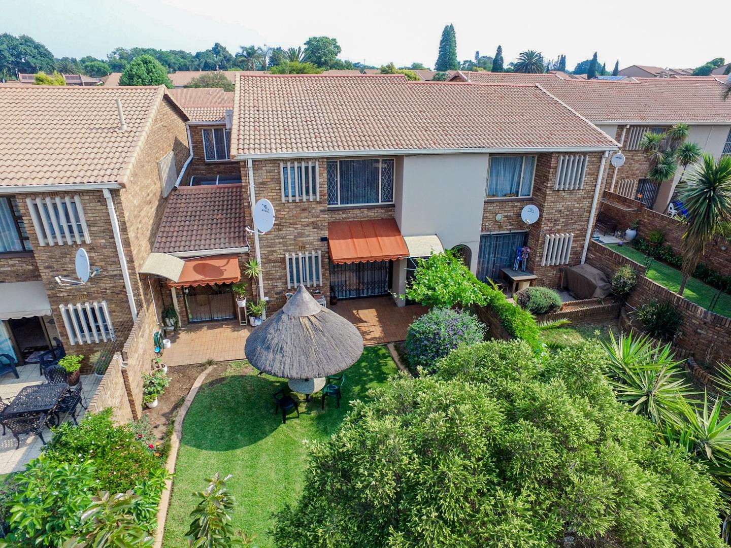 3 Bedroom Townhouse Sold in Lakefield for R1,795,000 2068441