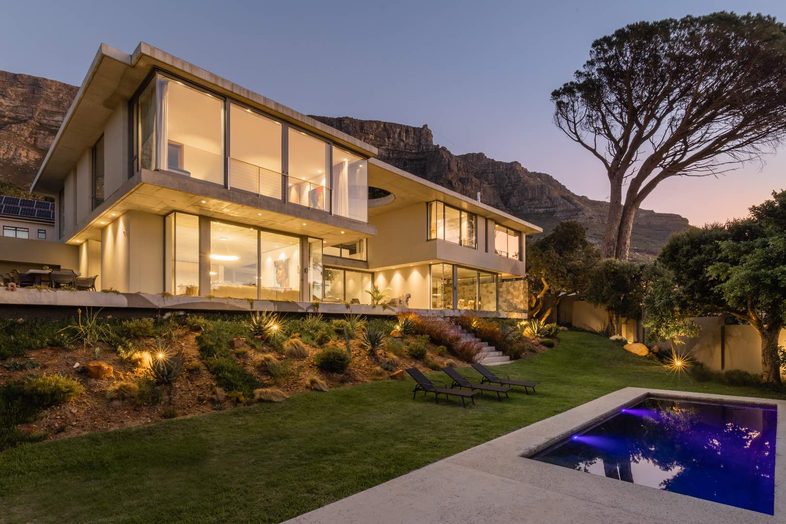 4 Bedroom House in Oranjezicht For Sale R49,000,000 2098834