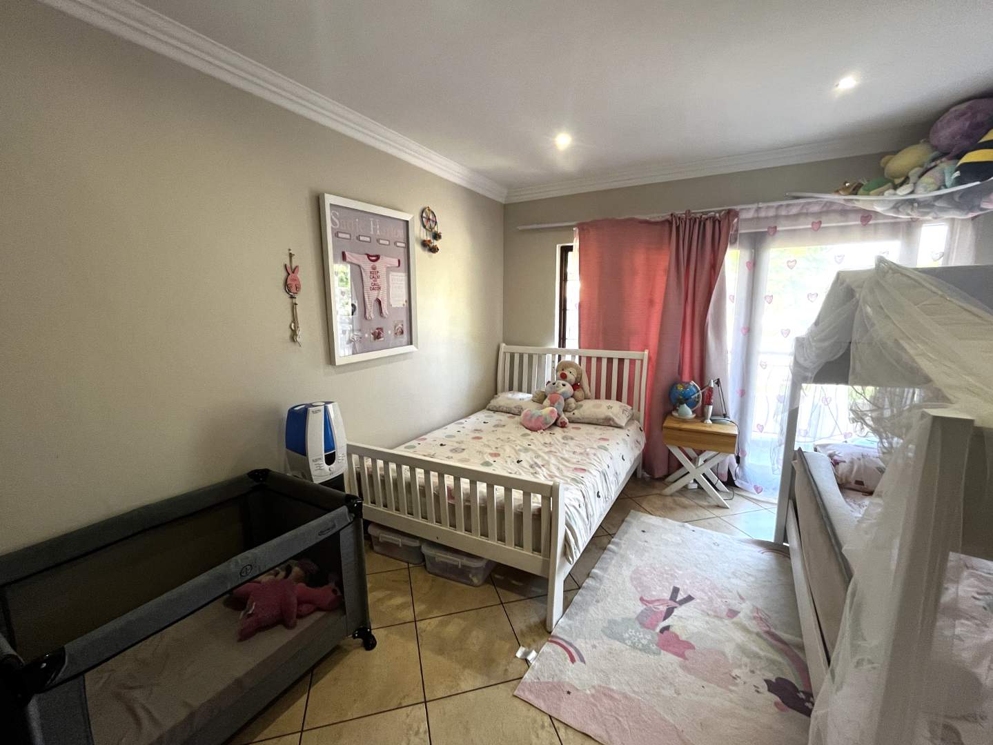 For Sale Spacious House in The Wilds with Pool, Clubhouse, and 24Hour