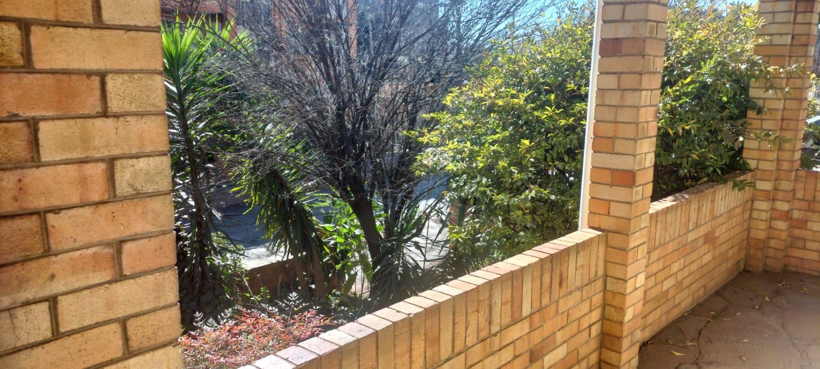 Spacious 4Bed Yeoville House for Sale Secure, Big Yard, Near Malls