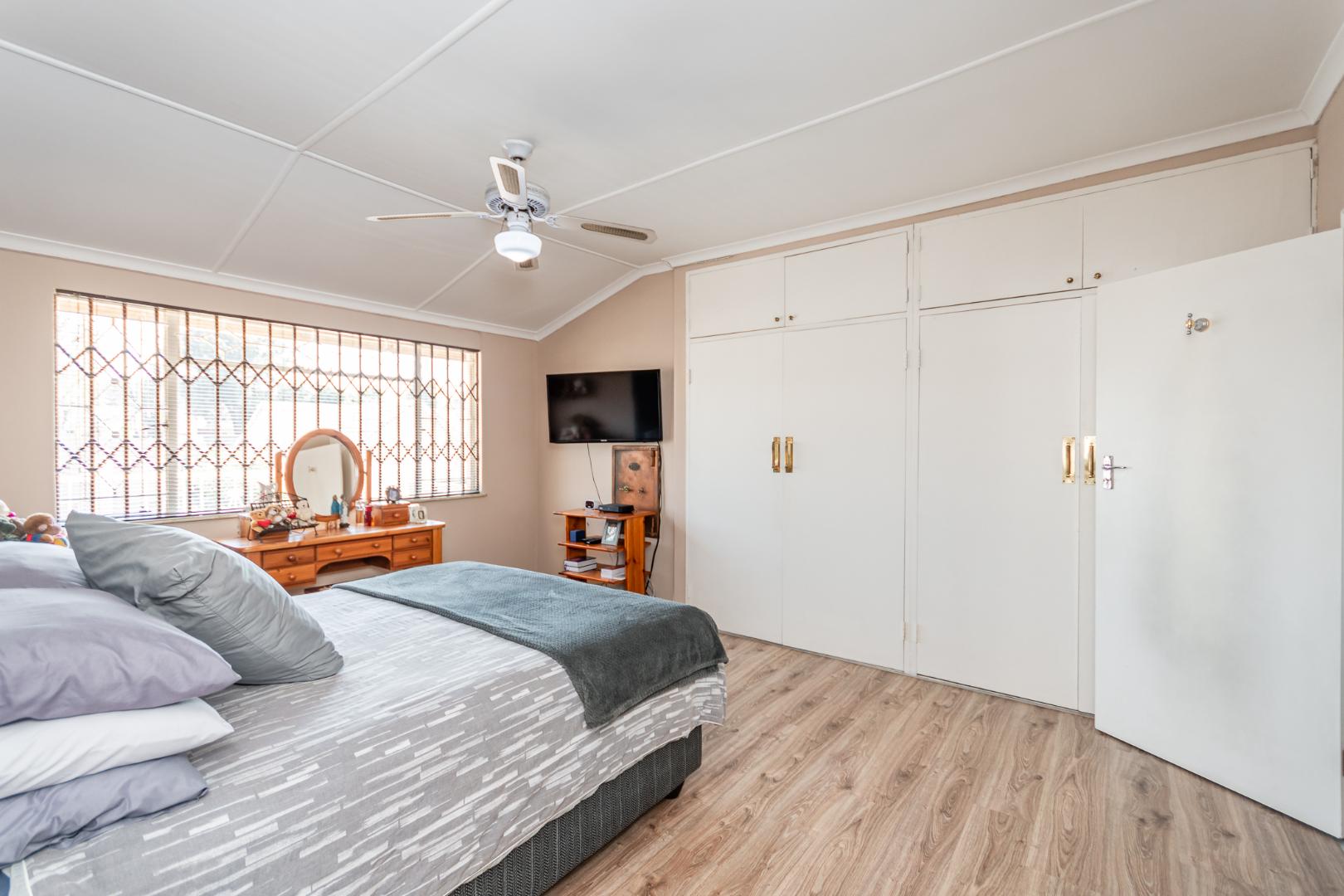 5 Bedroom House in Hazeldene, Germiston Sold for R 2,150,000 2060397