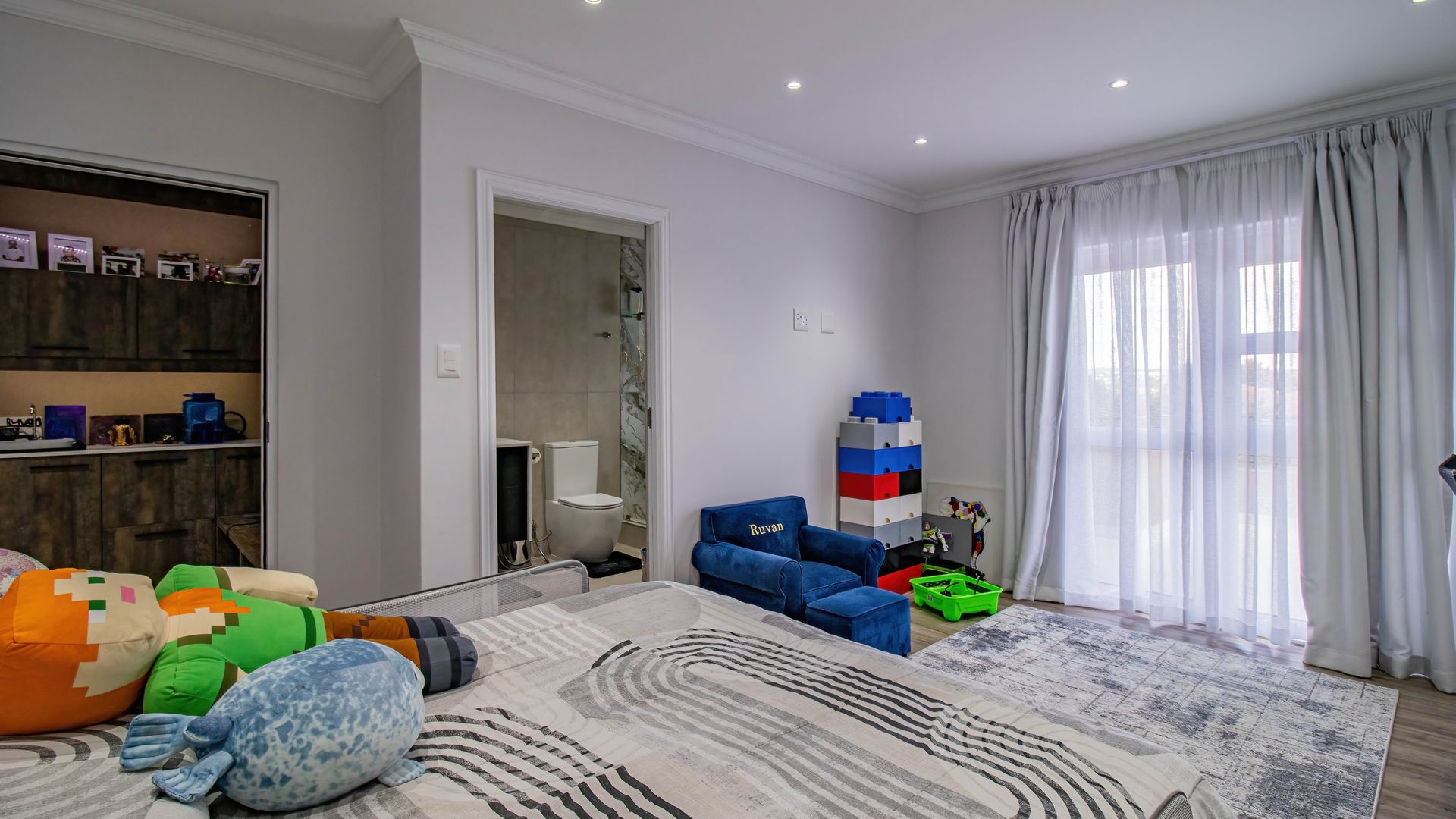 property-image