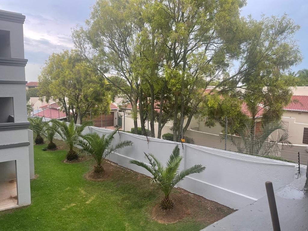 Best value Great 2 bed 2 bath apartment in Sunninghill