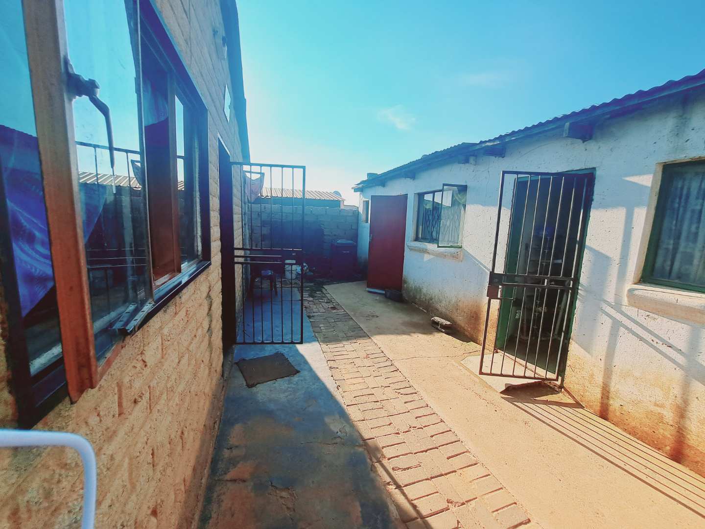 Charming 2 Bedroom House for Sale in Nellmapius Extension 2208047