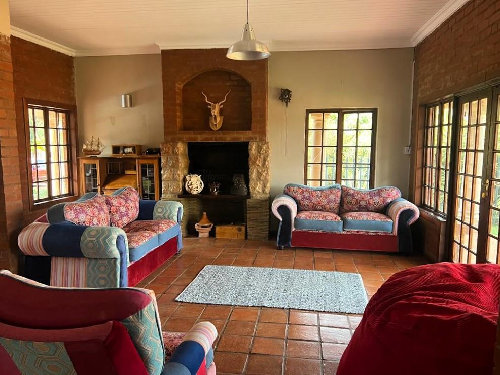 4 Bedroom House in Zwavelpoort For Sale R3,600,000 2171303