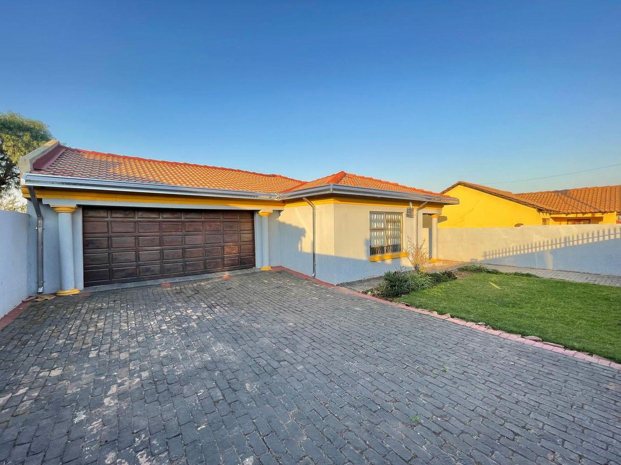 Spacious 4‑Bed Family Home with Granny Flat & Pool Prime Boksburg Value!