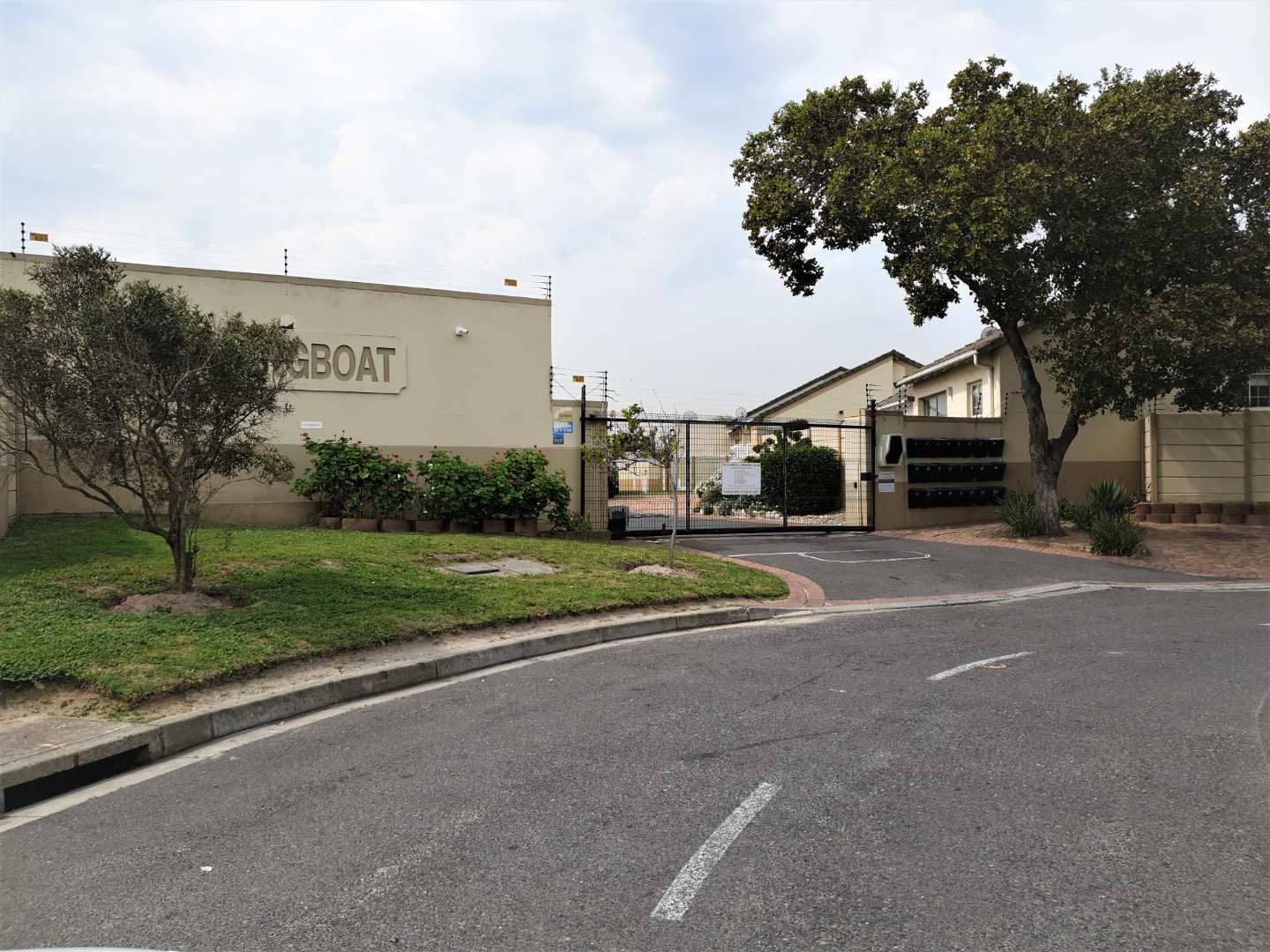 Thornton Townhouse Rental Monthly in Thornton, Cape Town R9,000.00