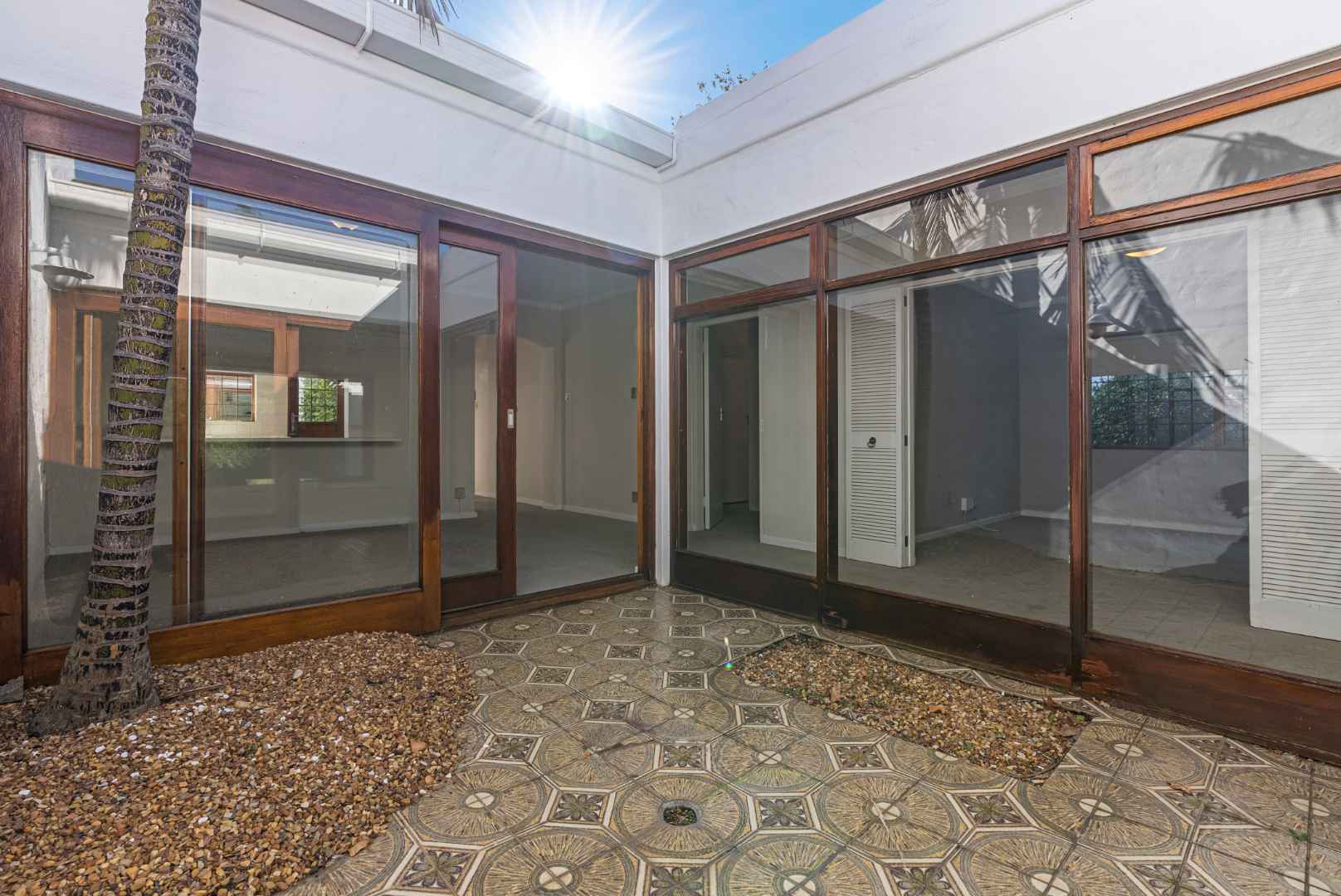 Constantia House For Sale in Constantia Upper, Cape Town was listed