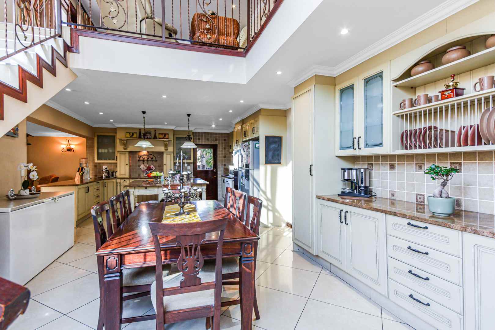 5 Bedroom House in Barbeque Downs For Sale R3,299,999 2136071