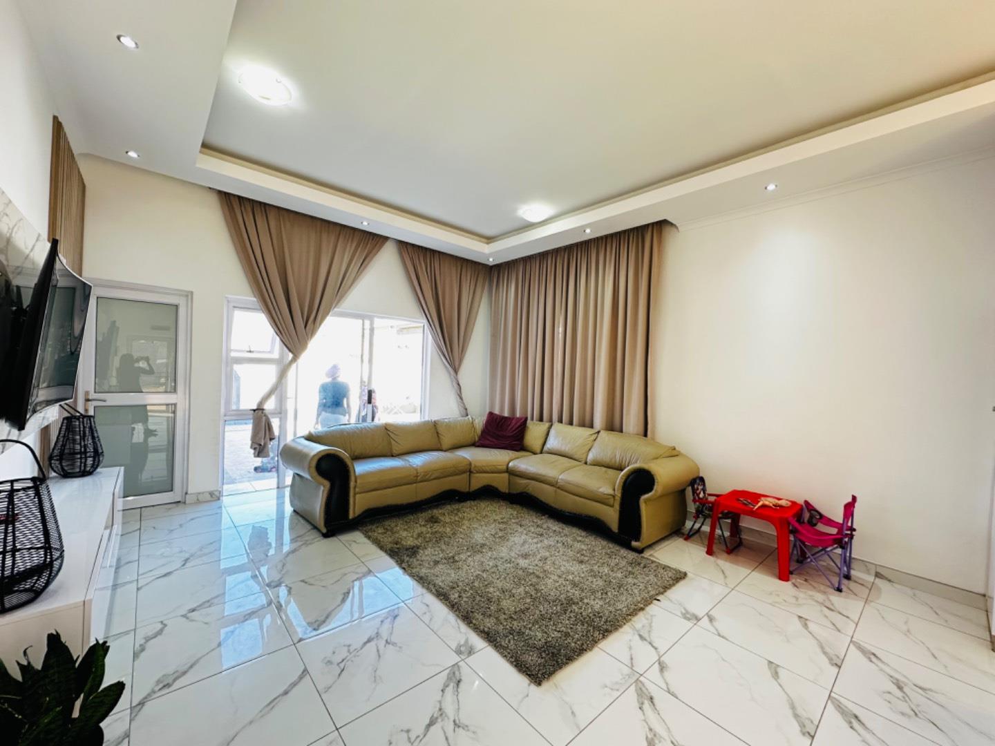 3 Bedroom House in Brakwater For Sale N1,690,000 2255667