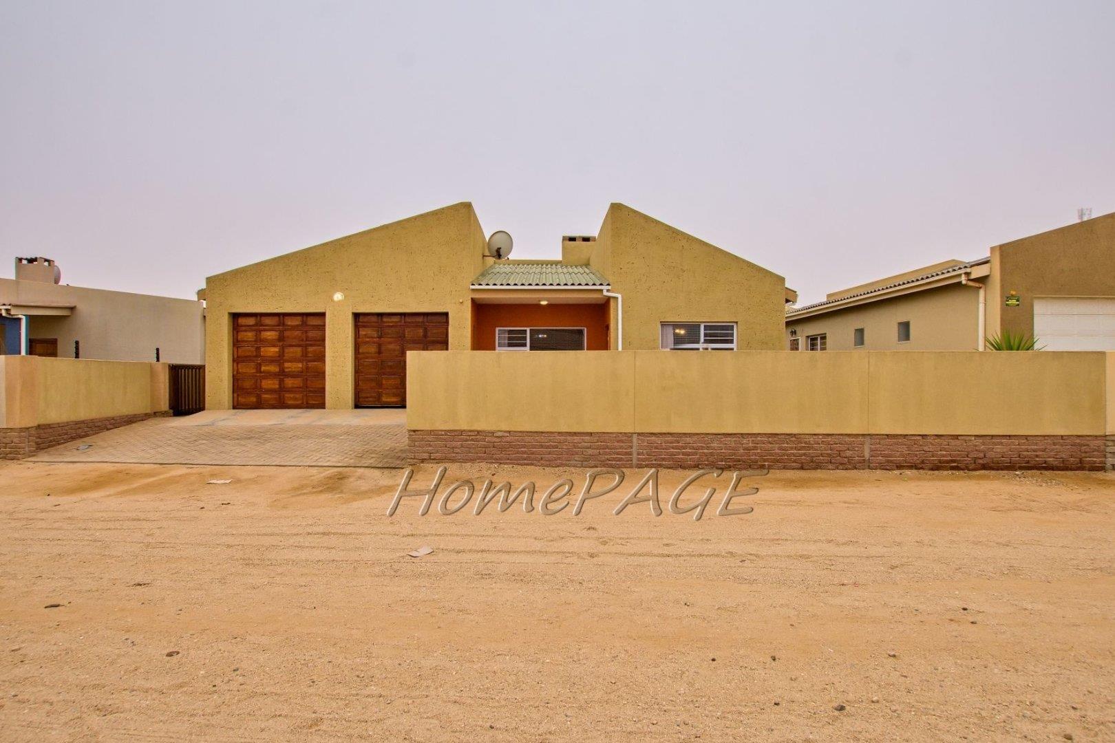 Charming 4Bedroom House for Sale in Henties Bay Central 2058686